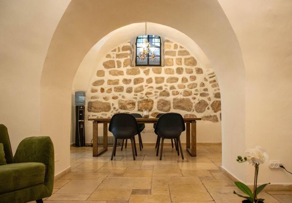 Cozy Heritage Home Йерусалим Екстериор снимка